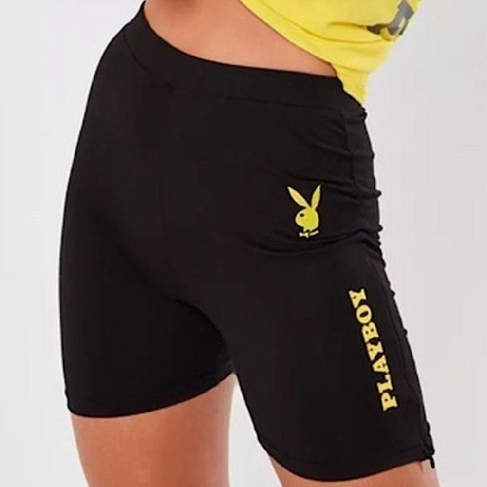 🅽🅴🆆 Missguided x 𝐏𝐋𝐀𝐘𝐁𝐎𝐘 black cycling shorts with Playboy bunny, 4